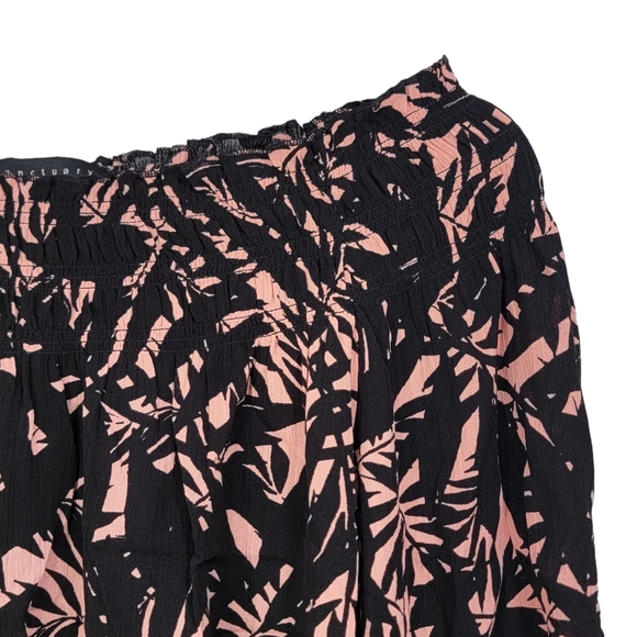 💥Sanctuary Black and Coral-Pink Off The Shoulder Leaf Pattern Blouse Size XS - Picture 3 of 10